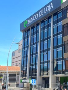 Alertan de nueva intención de fusionar el Banco de Loja al Banco Pichincha